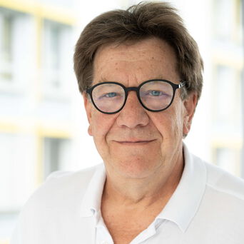 Ca Hennecke Fav Portrait Edited Edited02